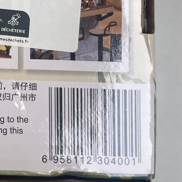 Miniature Coffee Shop Model Kit - Picture 12 of 14